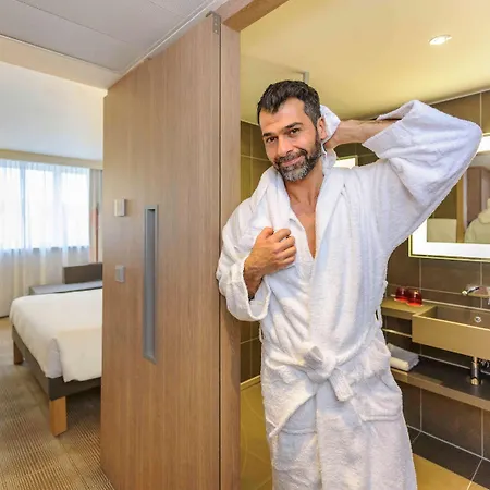 Novotel Arnulfpark Hotel 4*